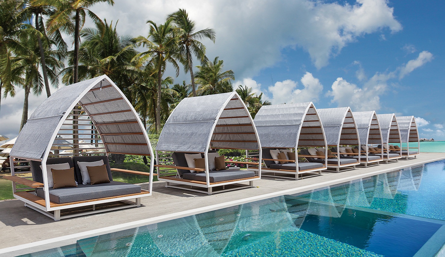Cruise & Ferry – custom-made cabanas